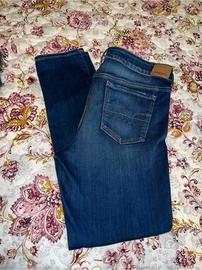 Women’s American Eagle Blue Jeans “Jegging” Size 14